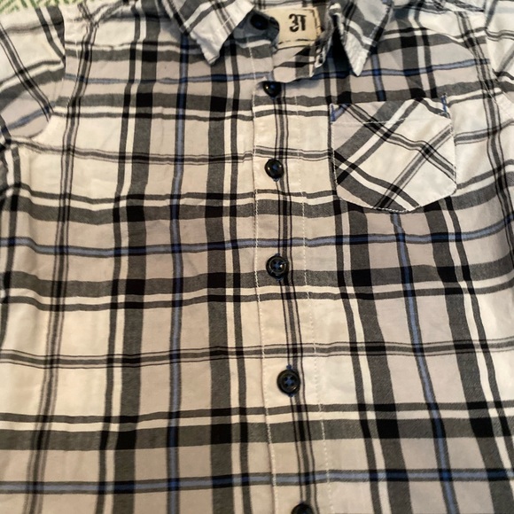 4/$25 Utility button down top boys 3t - Picture 4 of 5
